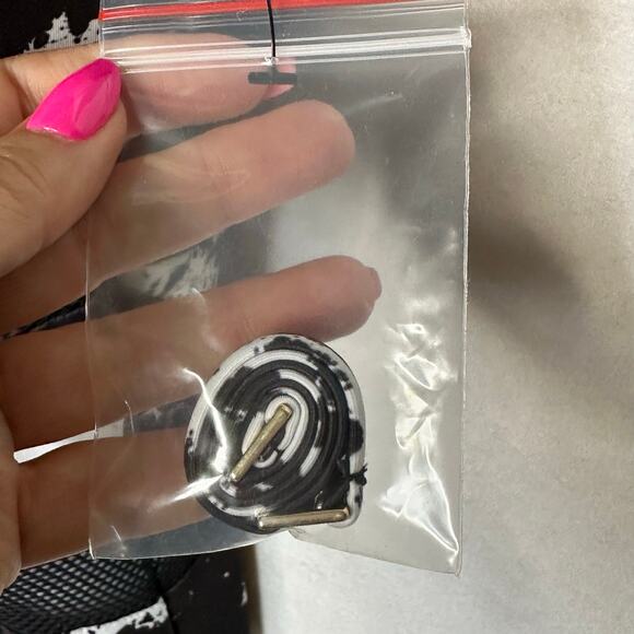 NWOT Carmen Marc Valvo One-Shoulder Mesh Cutout Swimsuit Black/White – Size 10 - Picture 8 of 10